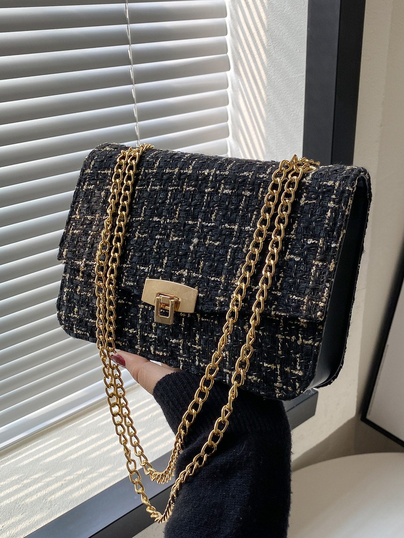 Klep gold handbag